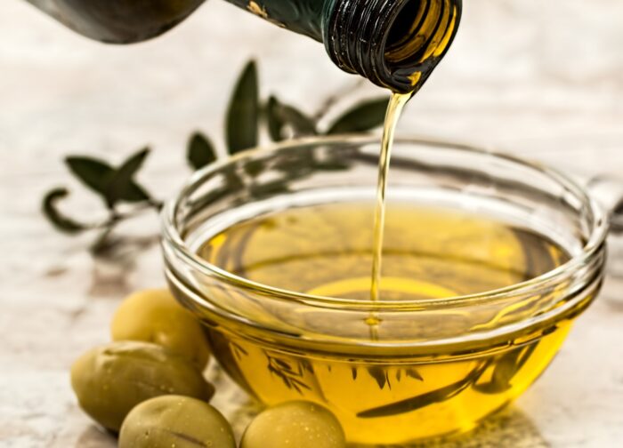 Φυτική κρέμα προσώπου για ξηρές επιδερμίδες με βούτυρο κακάο & μελισσοκέρι - Image 4